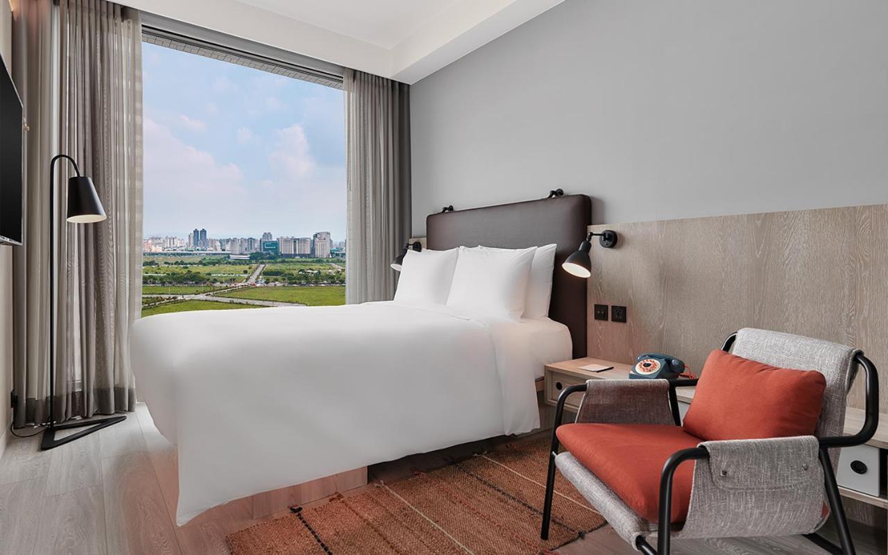 Moxy Taichung Hotel Екстериор снимка
